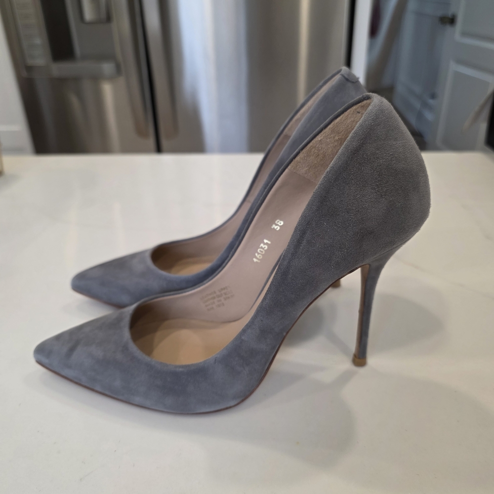 Elegant Gray Suede Pumps